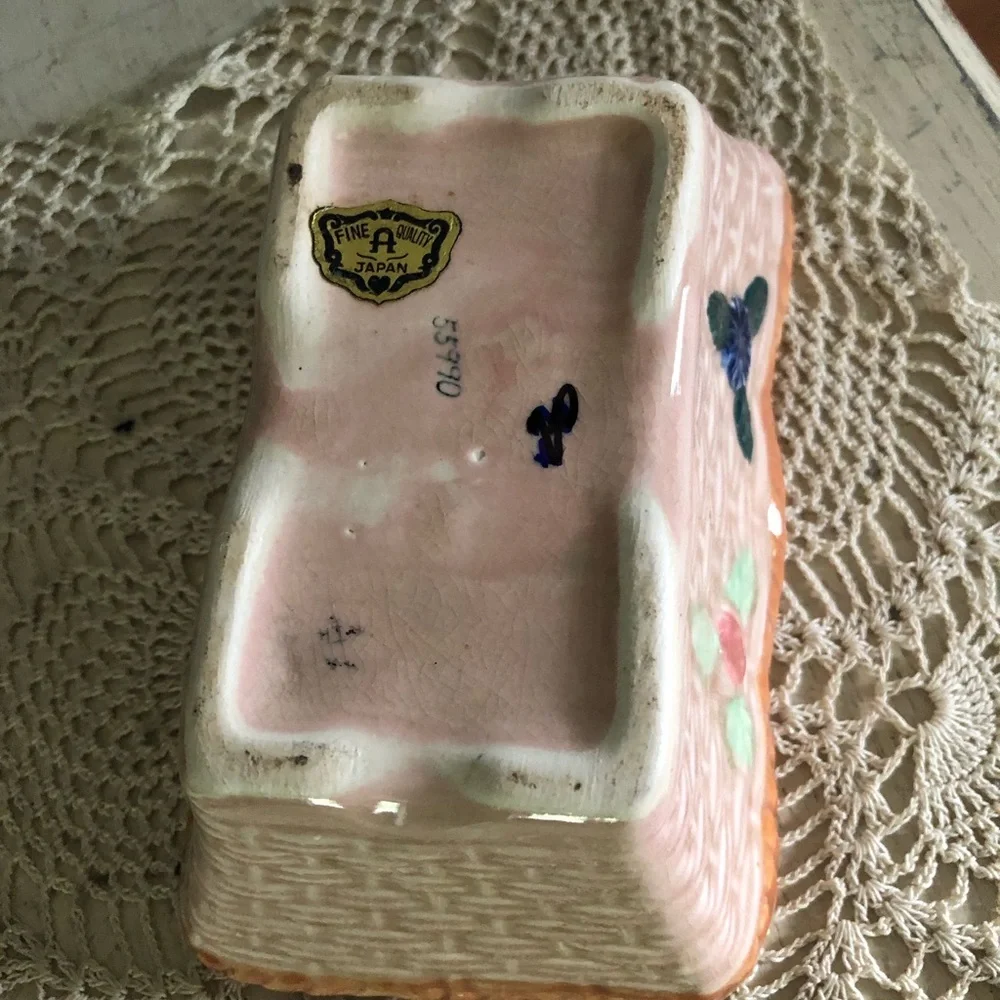 Vintage Ceramic Planter w Basketweave Motif
